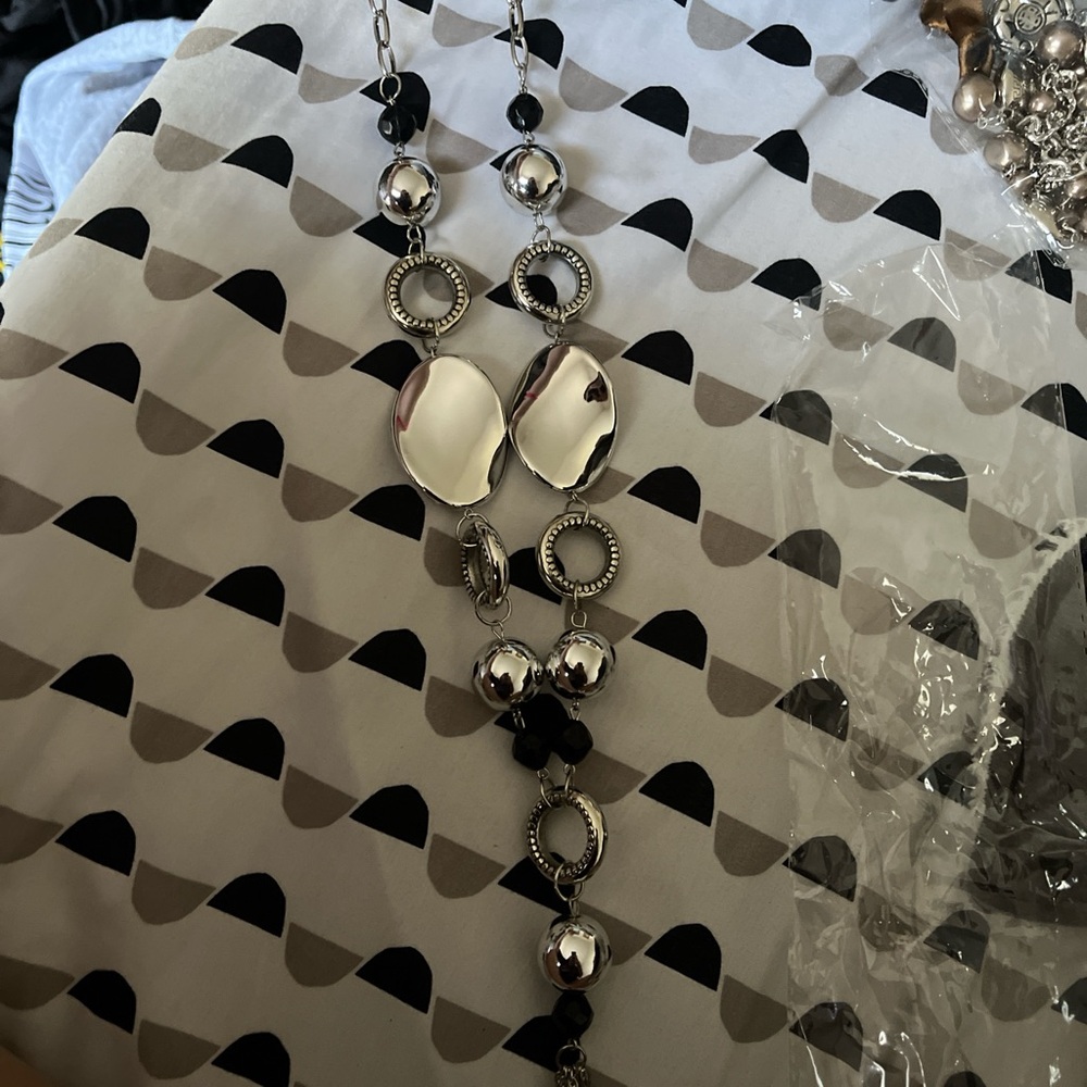 Black bead earrings and necklace#glamour